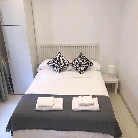 Un Genial Estudio En El Barrio Las Cortes Madrid Extérieur photo