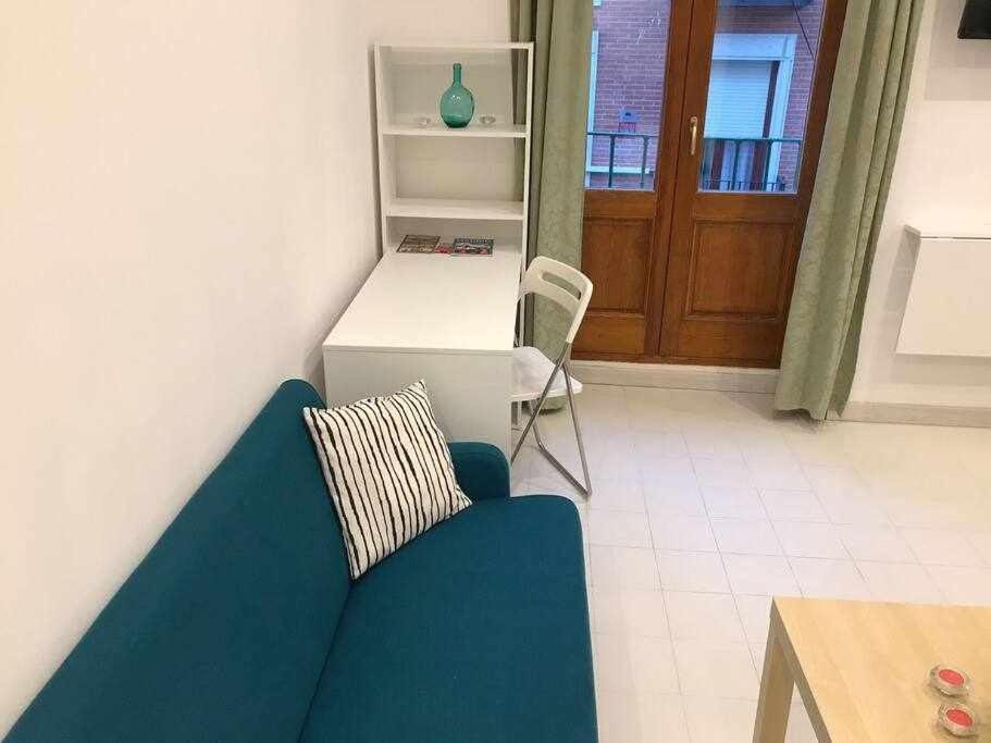 Un Genial Estudio En El Barrio Las Cortes Madrid Extérieur photo