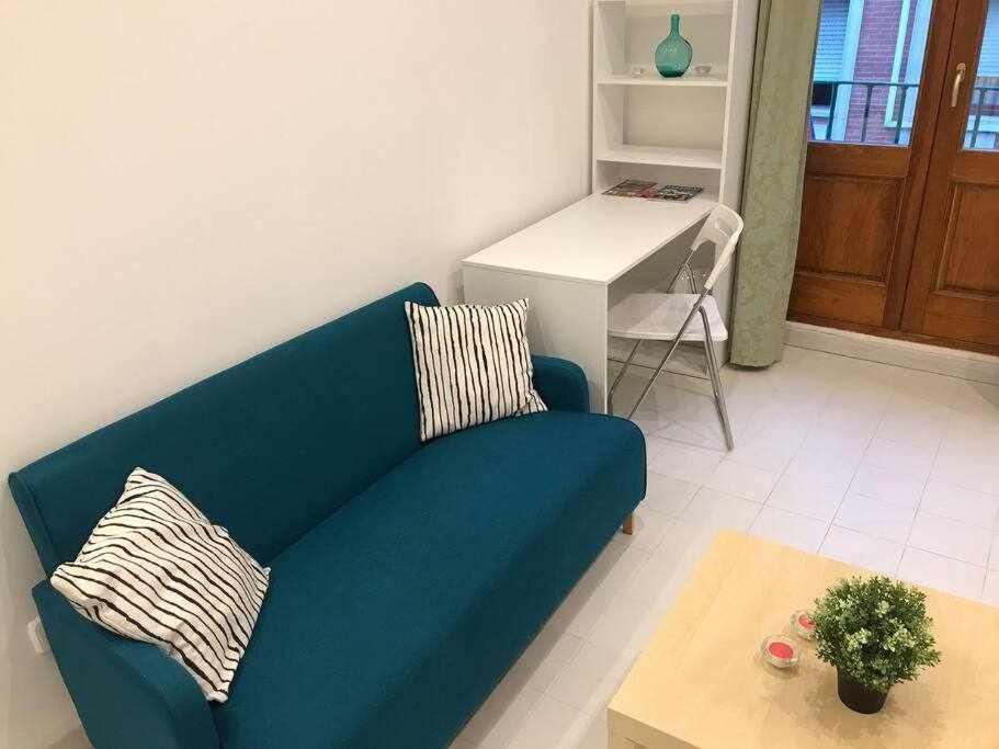 Un Genial Estudio En El Barrio Las Cortes Madrid Extérieur photo